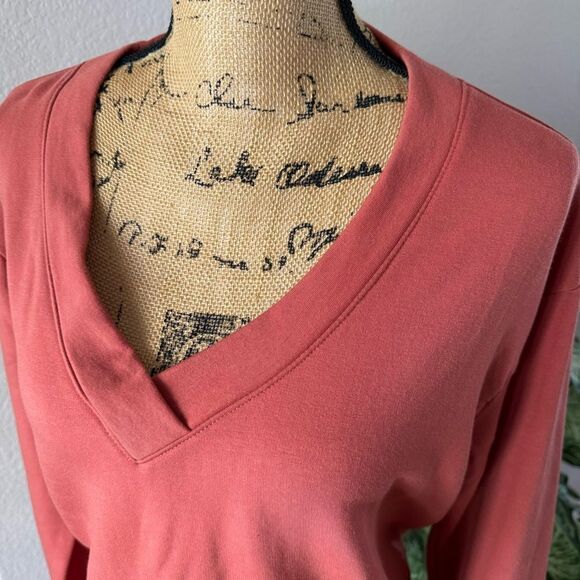 Orvis Women’s V-Neck Pullover Top, Medium, Terracotta - Classic Collection - Picture 2 of 7